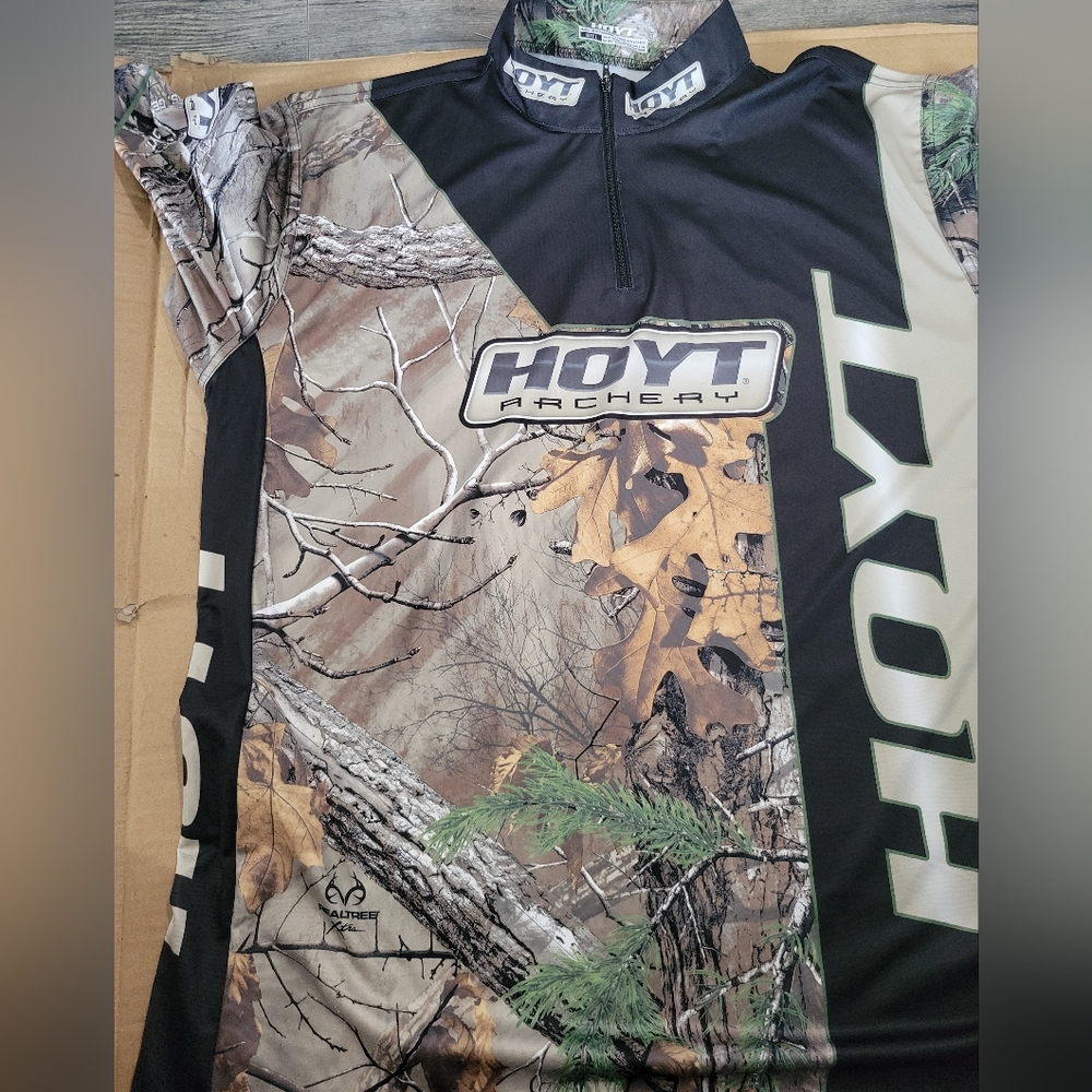 NOT FOR SALE Hoyt Archery Shooter Mens